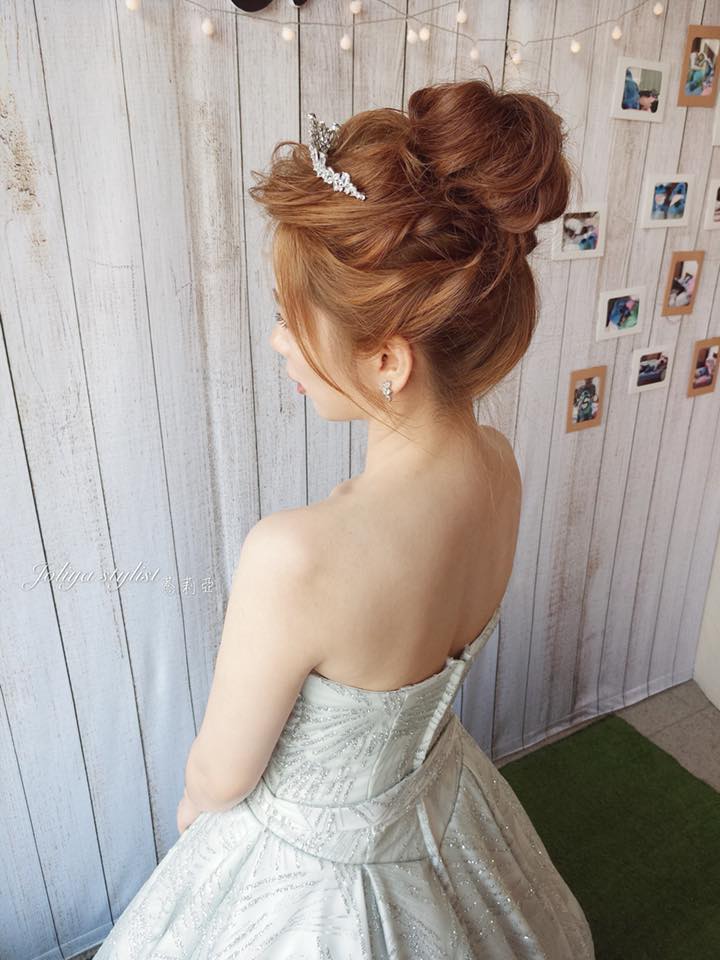 婚紗造型婚紗妝髮女神風韓系妝髮丸子頭
